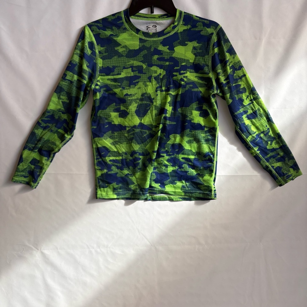 Champion kids Vibrant Camo Long Sleeve Tee. Size 18/20. Polyester INV25/290